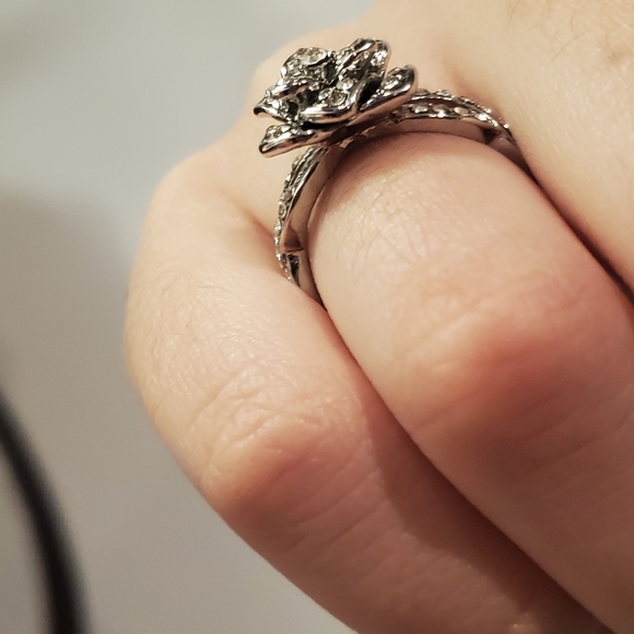 Ring - Picture 4 of 5